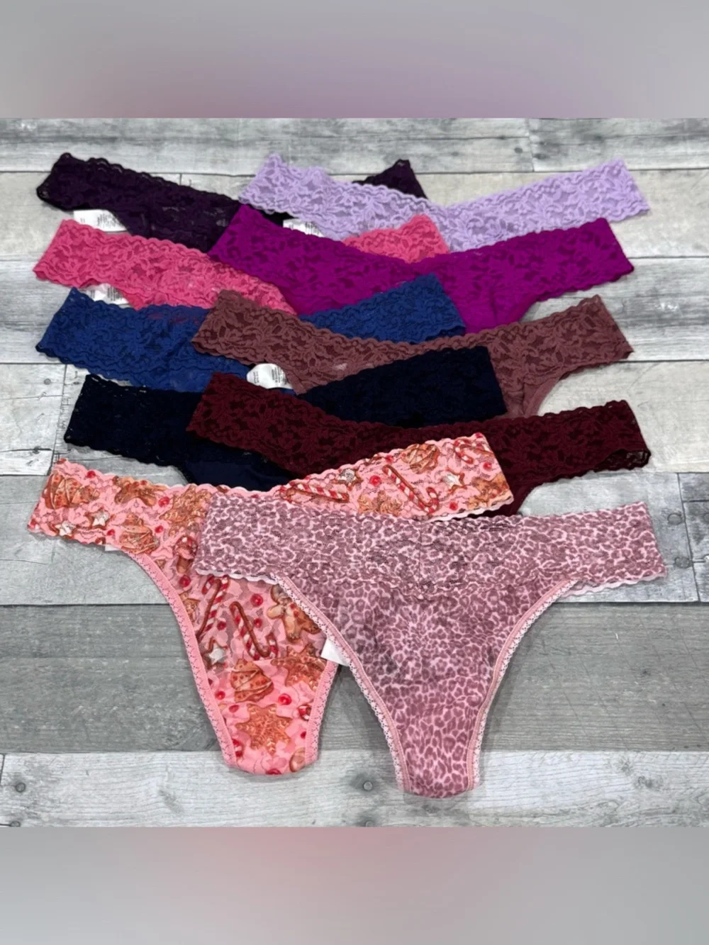 HANKY PANKY Signature Lace Original Rise Thong 10-Pack Assorted Colors & Styles
